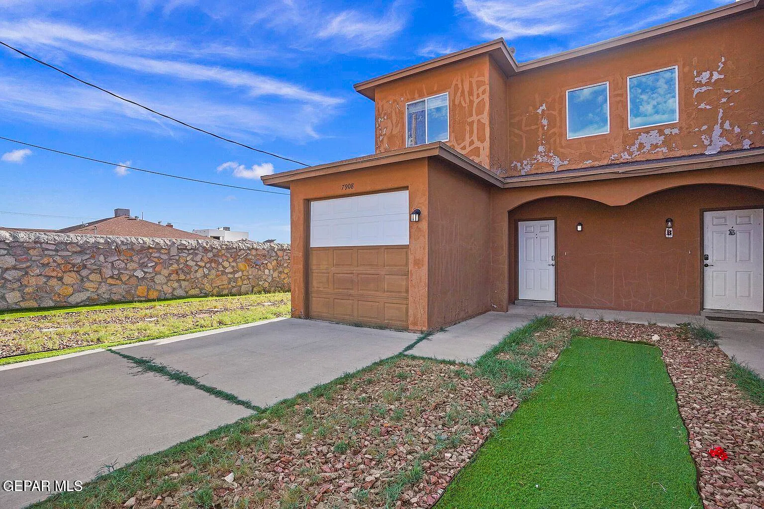 3 bed, 2.5 bath, 1096 sqft, $1,400 — Photo 3