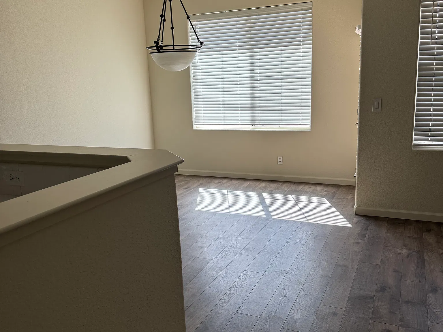 3 bed, 2.5 bath, 1523 sqft, $4,050 — Photo 2
