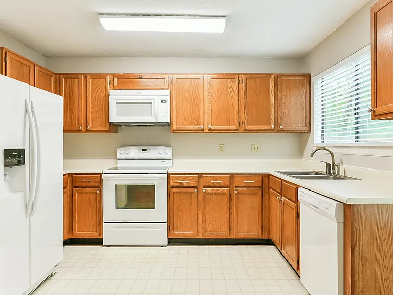38 Camberwell Ct — Photo 8