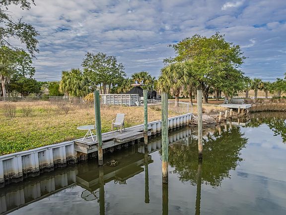2nd image of Blue Heron Way