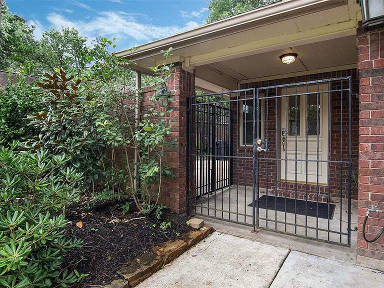 3435 Beech Point Dr — Photo 2