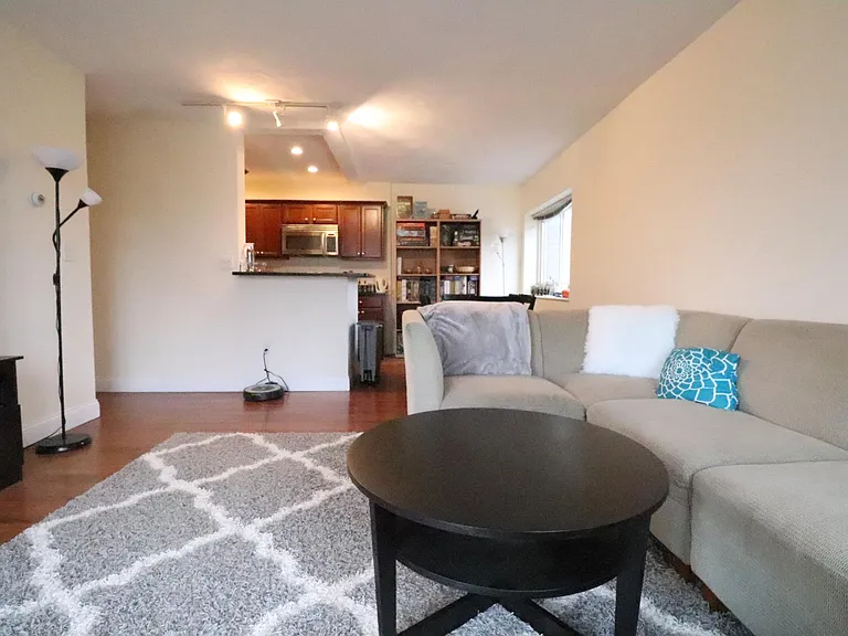 50 Craigie St #11 — Photo 3