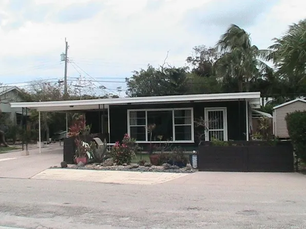 1881 Kathy Ln, North Palm Beach, FL 33408