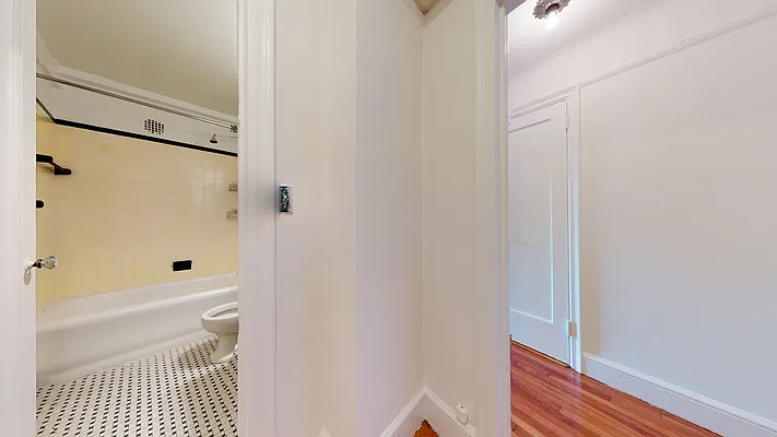 Rented by Bond New York | media 28