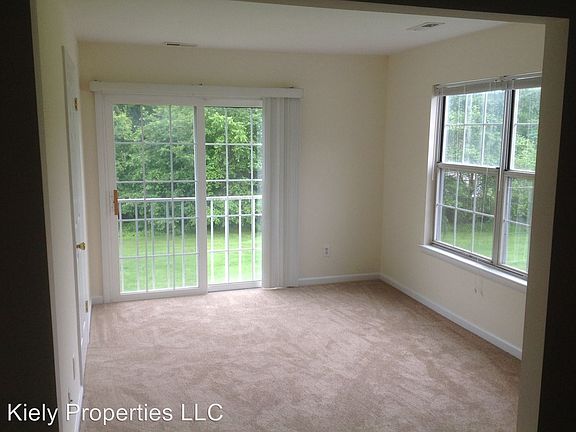 3rd image of 718-5 Zlotkin Cir
