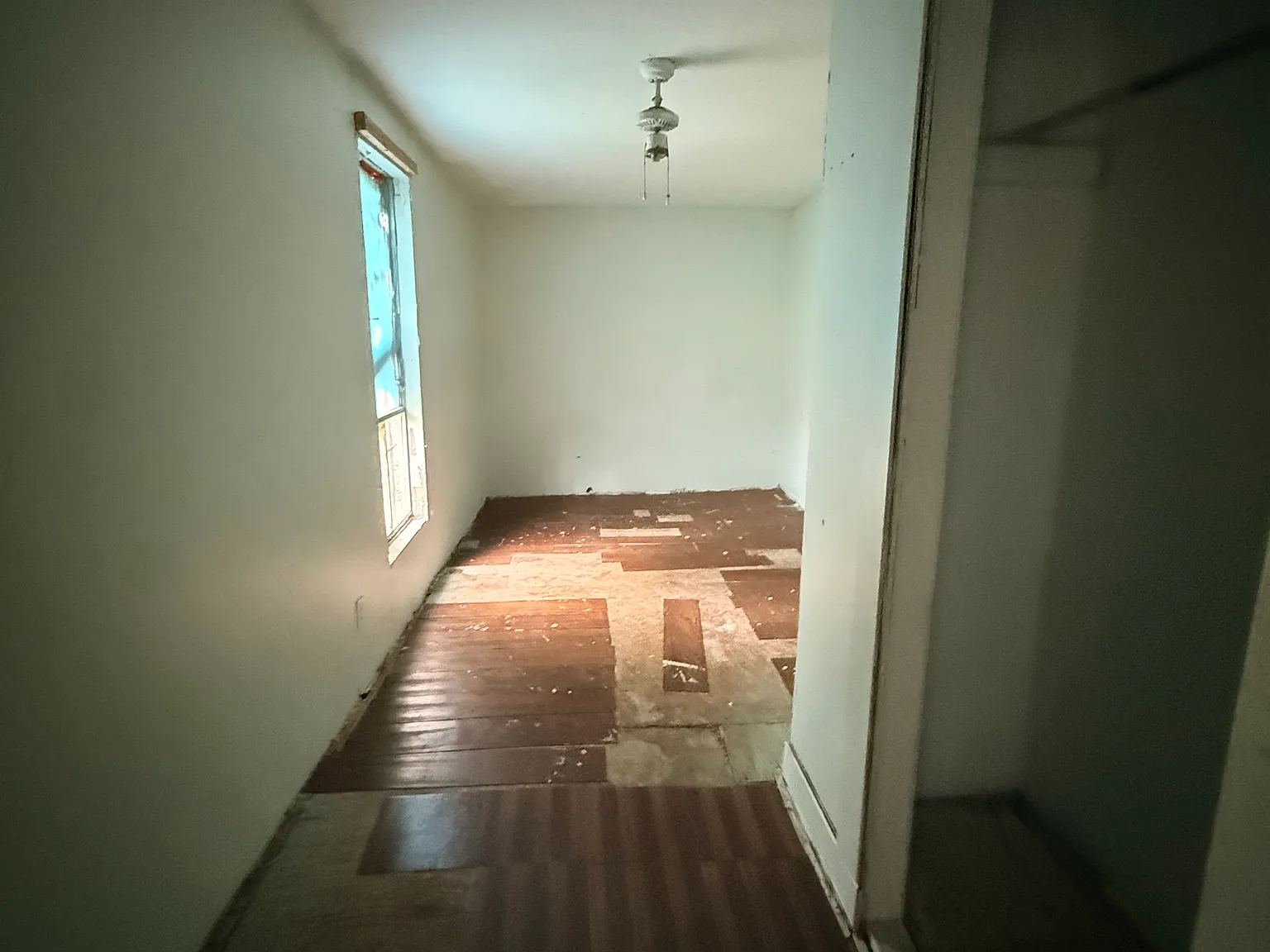 2 bed, 700 sqft, $1,050 — Photo 2