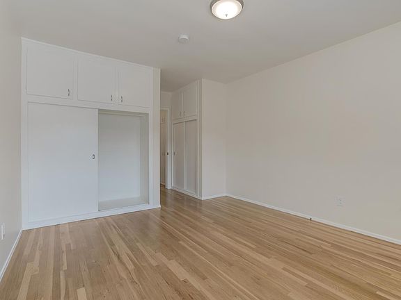 5th image of 5534 1/2 Kester Ave #5534-1/2