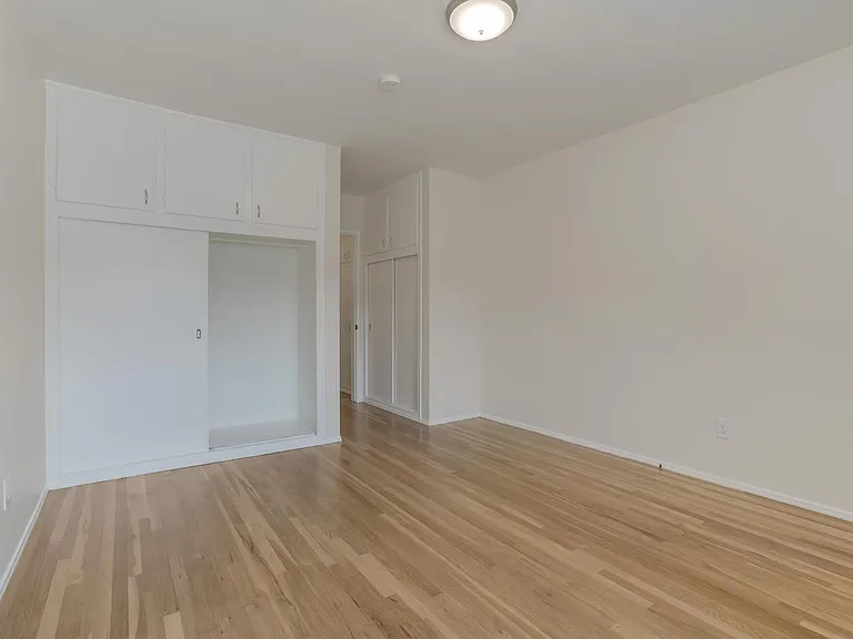 5534 1/2 Kester Ave #5534-1/2 — Photo 5