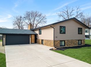 1338 Radcliffe Ln, Schaumburg, IL 60193