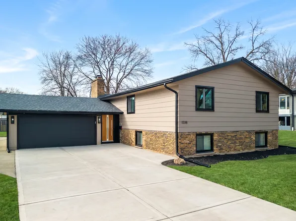 1338 Radcliffe Ln, Schaumburg, IL 60193