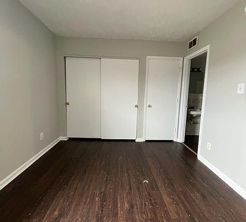 3rd image of 208 Lakeshore Dr
