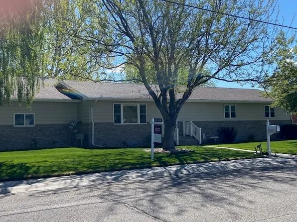 408 Hillcrest Dr, Worland, WY 82401