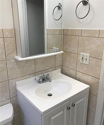 4th image of 51 Locust Dr #2