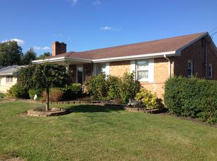 22 Meadow Dr, Wheeling, WV 26003