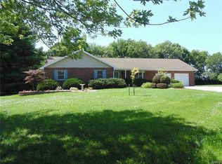 5 Frisse Ct, Highland, IL 62249