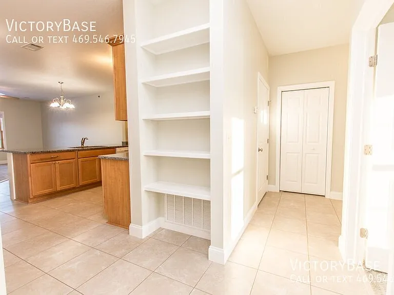 Creekside Apartments — Photo 2