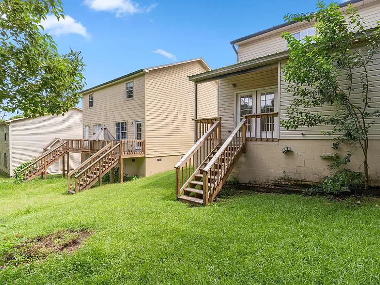 840 W Georgia St #B — Photo 31