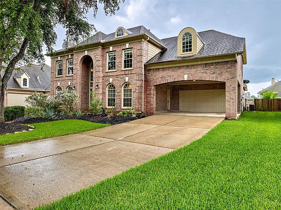 3rd image of 5906 Indian Hills Ln