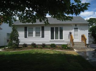 524 W Park Ave, Libertyville, IL 60048