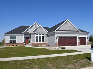 1413 Railside Dr, Gibson City, IL 60936