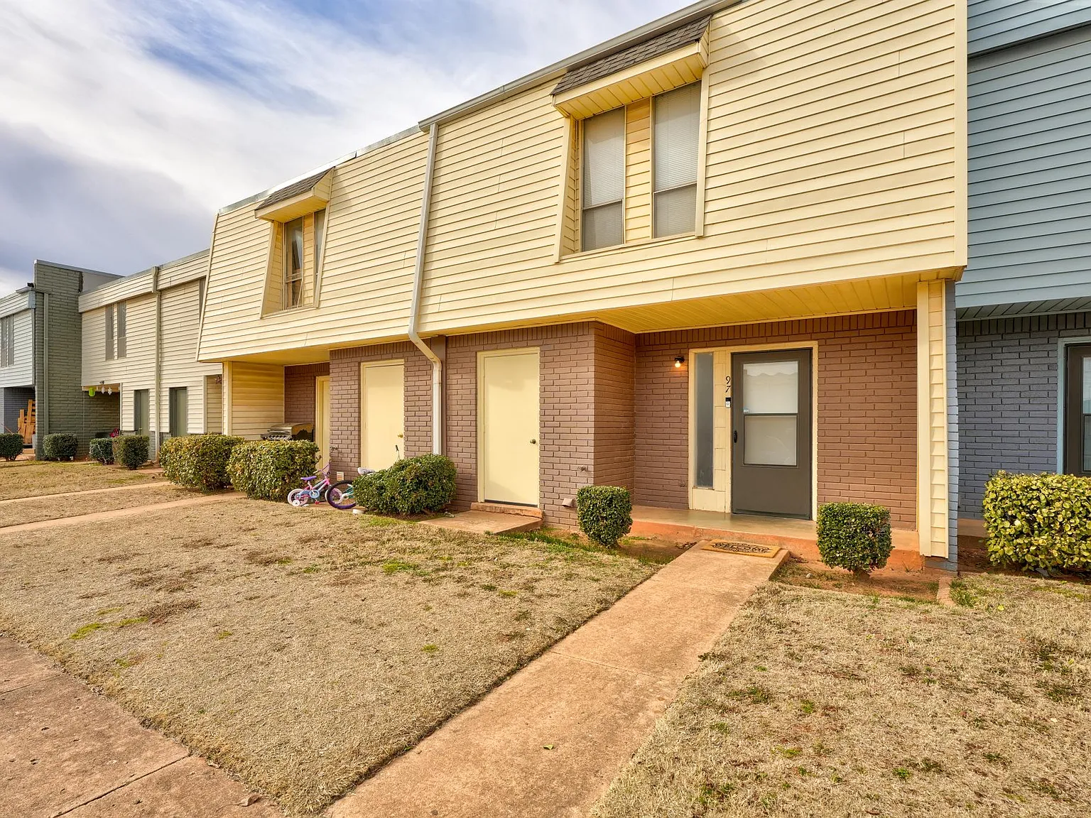 1400 N Perkins Rd — Photo 2