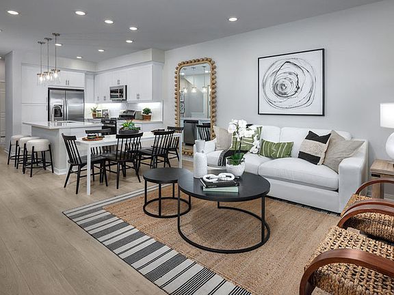 2nd image of 16424 Whittier Blvd #3CHOY1