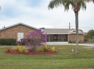 1662 SE Goucho Ave, Port Saint Lucie, FL 34952