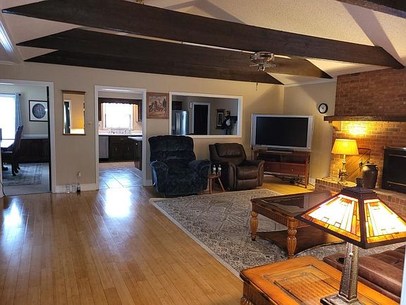 3rd image of 506 Cedar Dr