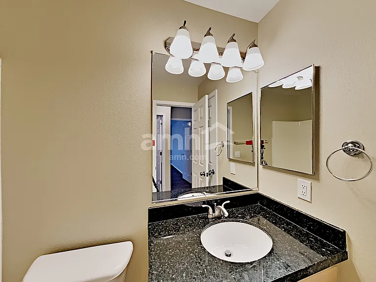 6133 S Wilson Dr — Photo 16
