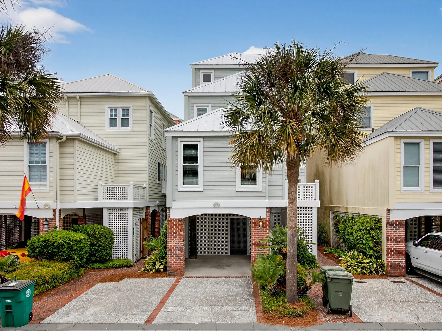 4 bed, 2445 sqft, $8,500 — Photo 4