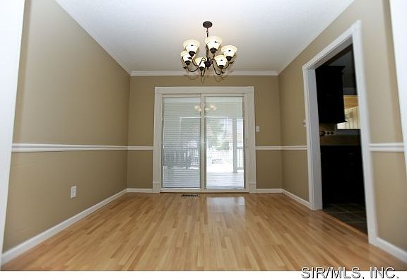 5th image of 836 Daniel Dr