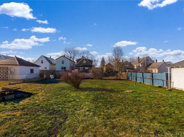 39 Trowbridge St, Buffalo, NY 14220