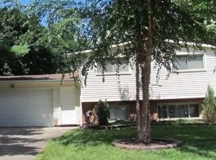 29840 Saint Martins St, Livonia, MI 48152