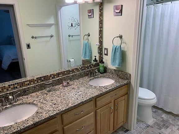 3rd image of 4816 Acorn Dr