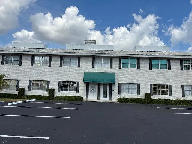 2 bed, 2.0 bath, 888 sqft, $1,850 — Photo 2