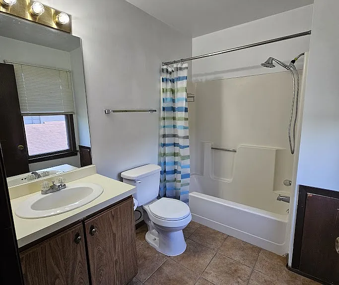 915 Southgate Dr #13 — Photo 21