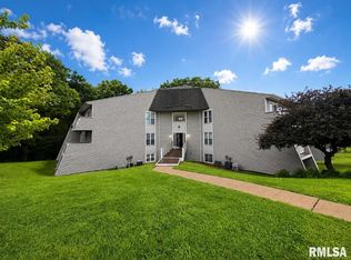 2626 W Willowlake Dr APT 412, Peoria, IL 61614