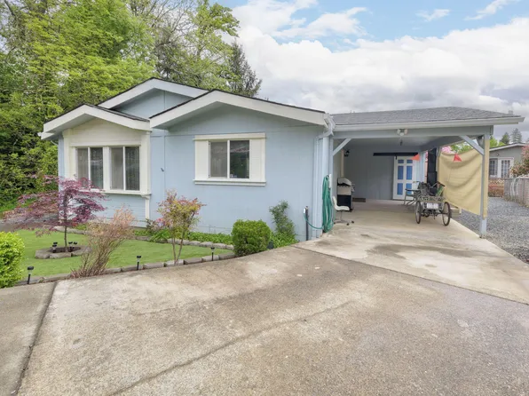 209 NW Creekside Dr, Grants Pass, OR 97526