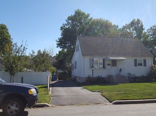 165 Schoder Ave, Woodbridge, NJ 07095