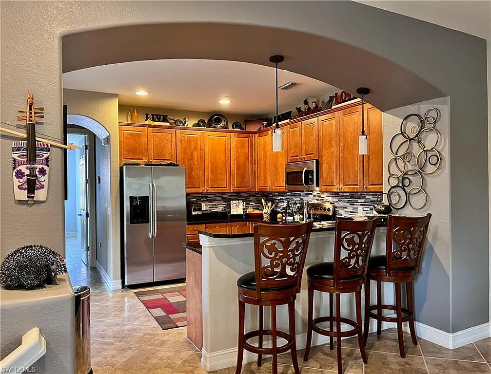 3 bed, 2.5 bath, 1989 sqft, $7,700 — Photo 4