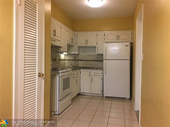 2nd image of 2426 SE Seventeen Street Cswy #308A