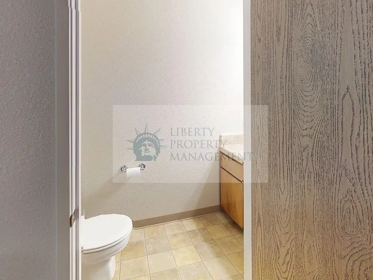 915 Kenwood Ave #3 — Photo 9
