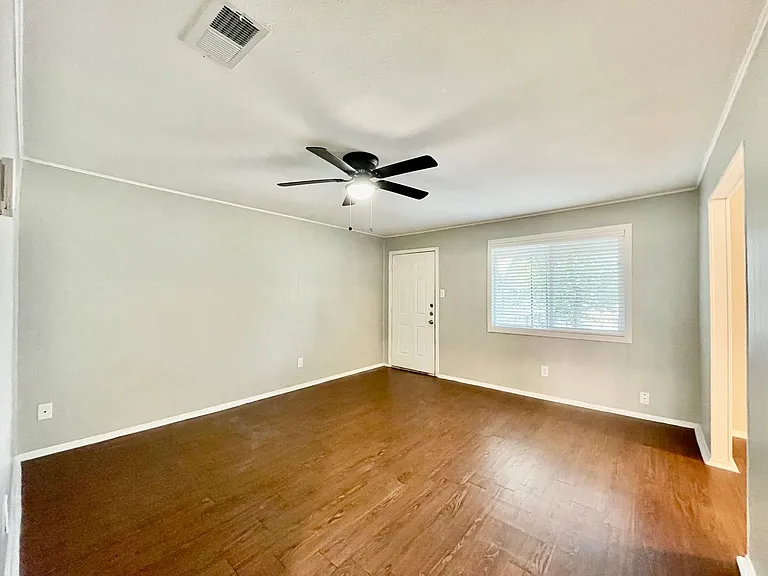 Sundance Apartments — Photo 42
