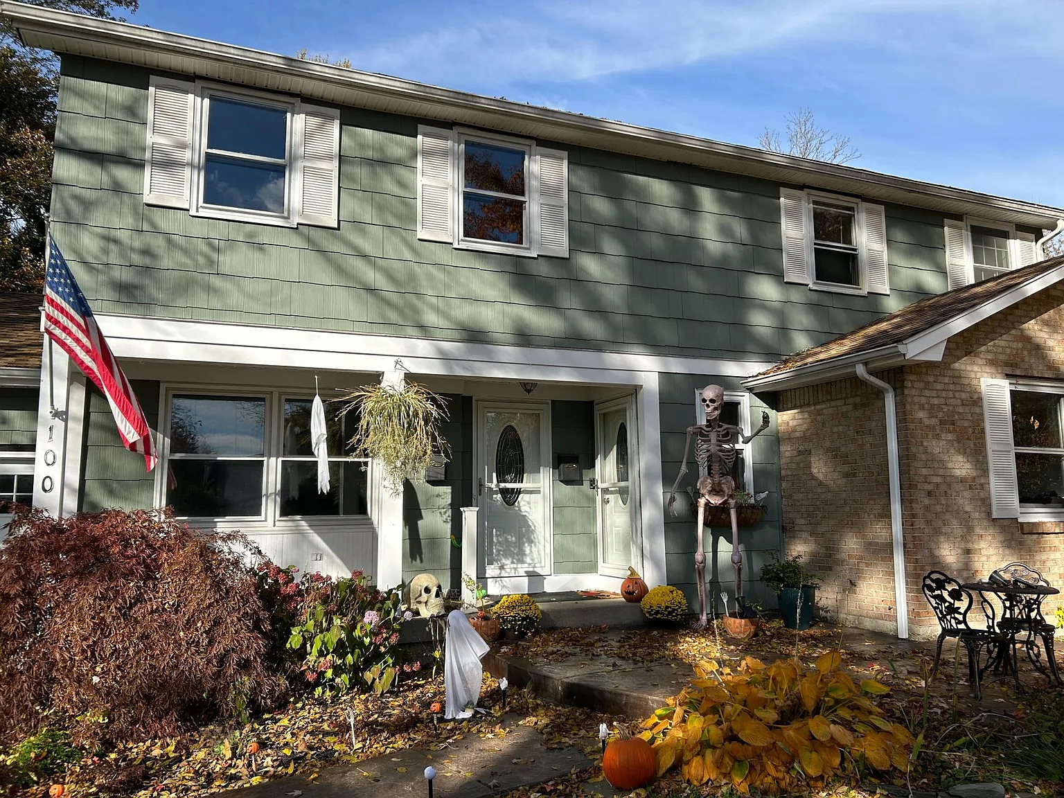 3 bed, 1.5 bath, 1260 sqft, $2,000 — Photo 2