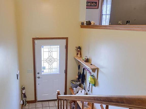 2nd image of 202 Redwood Ln