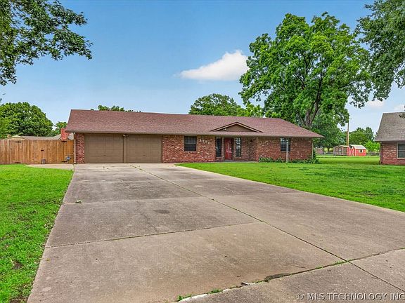 3rd image of 5908 Whitney Ln