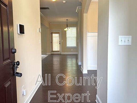 2nd image of 5065 Rialto Way