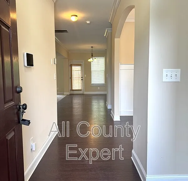 5065 Rialto Way — Photo 2