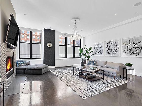 5th image of 421 W 54th St #Phd