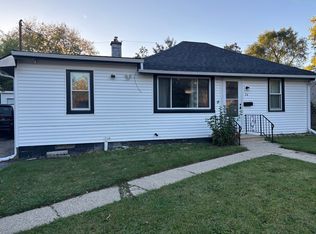 24 Washington Ter, Waukegan, IL 60085